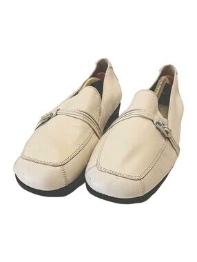 Judith Womens Slip On Loafer Size 10 Shoe Ivory/Bone Leather Comfort Classic EUC